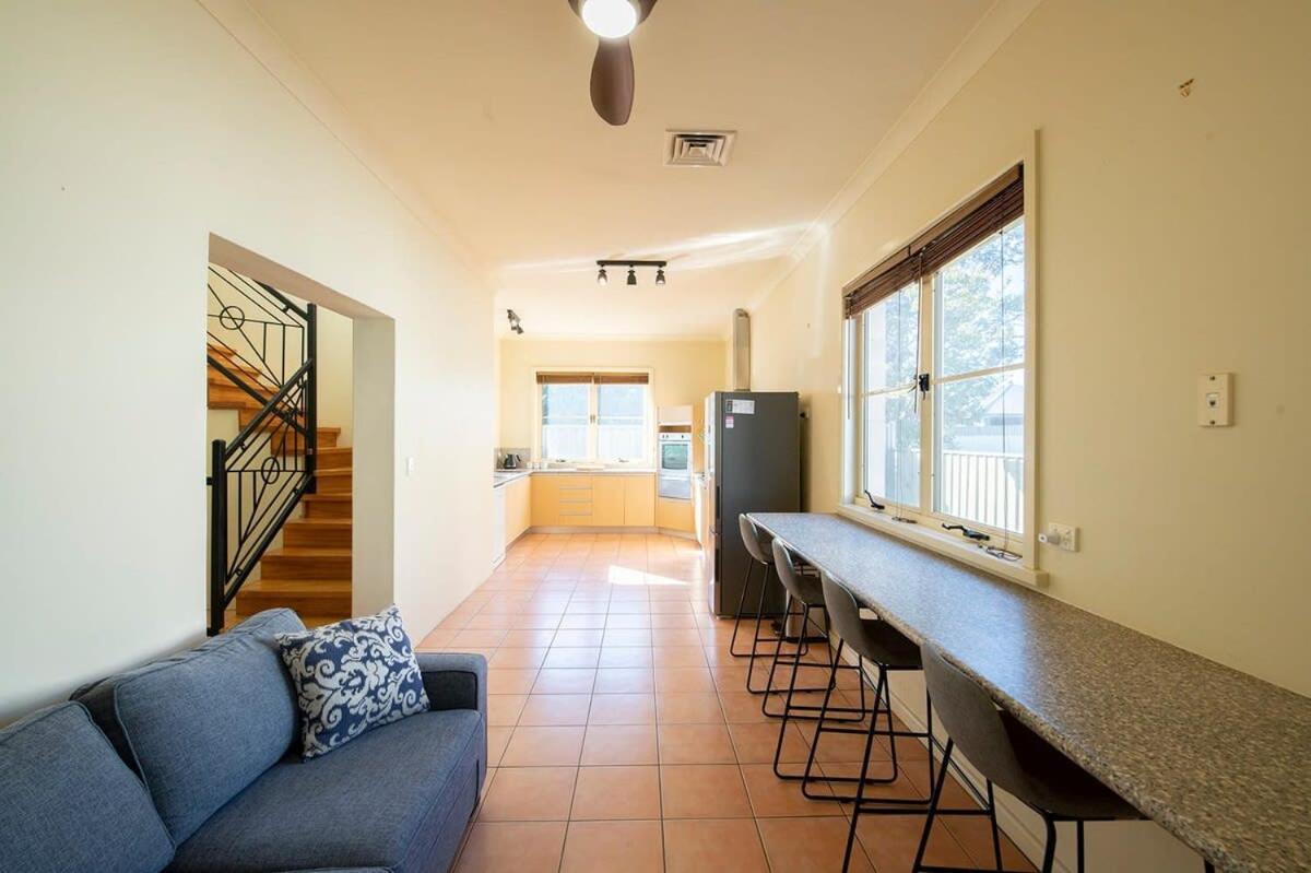 Tranquil Taylor - Two-Storey Cbd Family Home, Bbq Даббо Экстерьер фото